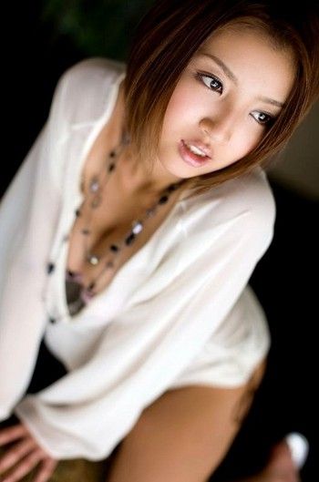 Hot And Sexy Japanese Babe Kazuki Asou